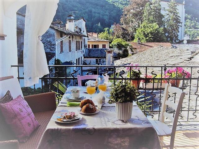 Bb Chiavenna Centro Storico Bed & Breakfast ภายนอก รูปภาพ